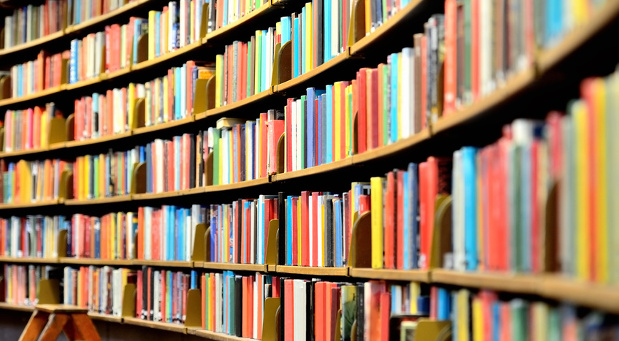 Nicht nur dicke Bücher zählen: Beim Wissensmanagement ermitteln Unternehmen ermitteln zunächst den Umfang ihres Wissens.