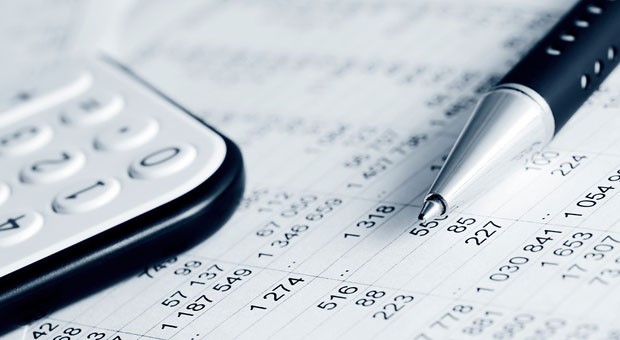 Blick in die Unternehmenszahlen: Betriebsprüfer kontrollieren, ob die Angaben in der Steuererklärung mit der Wirklichkeit übereinstimmen.