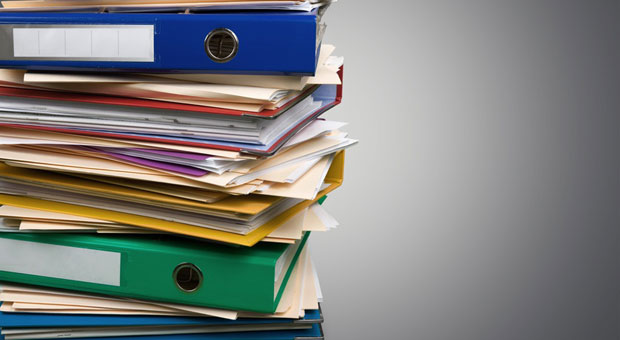 Der Papierkram türmt sich - wer diesen Aktenberg bewältigen will, muss effizent arbeiten.