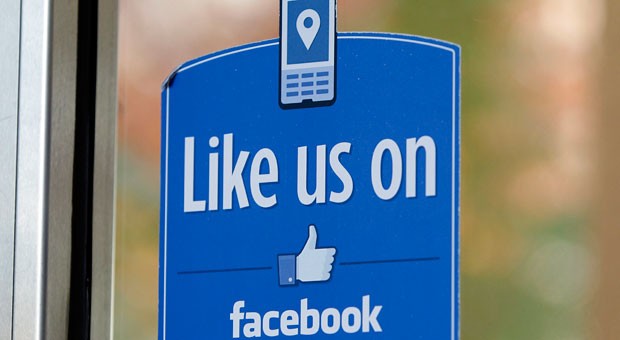 Ein Schild im Fenster reicht nicht aus, um in den sozialen Netzwerken Erfolg zu haben, wie unsere Erfahrungsberichte rund ums Thema Social Media zeigen.