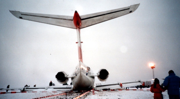 Flugzeugabstürze sind fast immer Resultat aus einer Kette von Fehlern. Fehlermanagement in der Luftfahrt zielt daher nicht darauf ab, Fehler zu vermeiden - sondern sie schnell zu entdecken und zu kommunizieren.