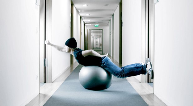 Hauptsache Spaß bei der Arbeit: Gerade Hochqualifizierte kann man eher durch eine tolle Atmosphäre an sich binden als durch ein hohes Gehalt.