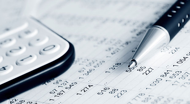 Um die gesamten Kosten einer GmbH-Gründung gut einzuschätzen, lohnt sich ein genauer Blick auf die Gebühren und Steuern.