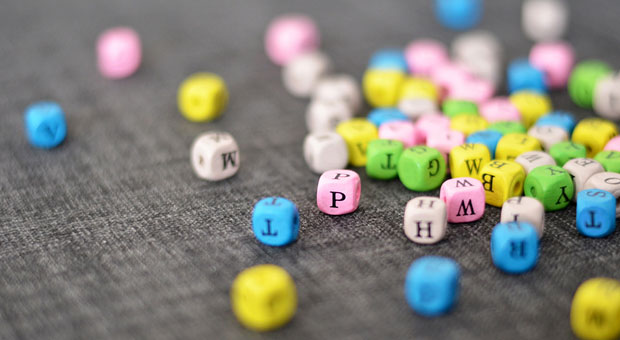 Wer einen Firmen- oder Markennamen sucht, sollte nicht einfach würfeln, sondern das Markenrecht beachten.