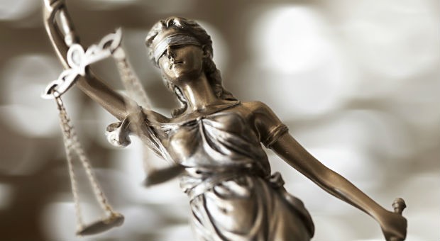 Ist bei einer Kündigung eine Benachteiligung wegen des Alters zu vermuten, ist diese laut einem aktuellen Urteil des Bundesarbeitsgerichts unwirksam.