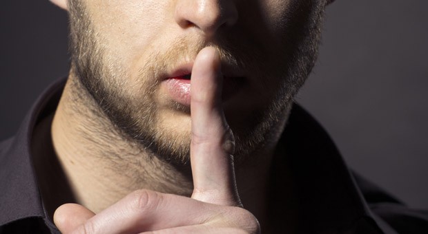 Viele Deutsche schummeln, wenn Sie im Schadensfall Angaben bei der Versicherung machen müssen.