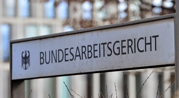 Wie viel Resturlaub muss einem Mitarbeiter nach einer fristlosen Kündigung ausgezahlt werden? Darüber entschied jetzt das Bundesarbeitsgericht.