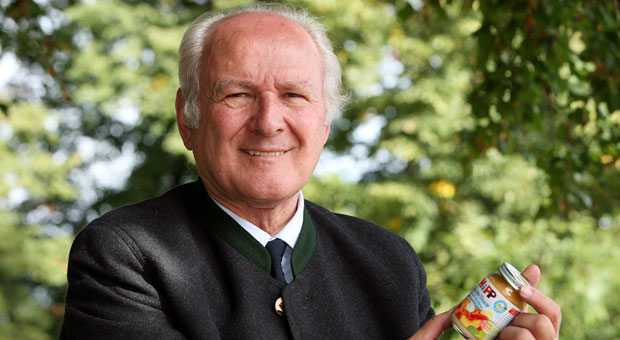 Babykost-Hersteller Claus Hipp mit Breigläschen: "Dafür stehe ich mit meinem Namen."