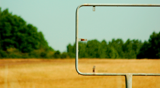 Einem Unternehmen, das plötzlich kein Logo mehr hat, geht es wie einem Ort, dem das Ortsschild verloren geht   - es fehlt ein Stück Identität.