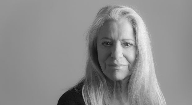 Iris von Arnim ist Gründerin des Kaschmirlabels Iris von Arnim. Ihre Mode tragen unter anderem Heidi Klum, Naomi Watts und Gwen Stefani.