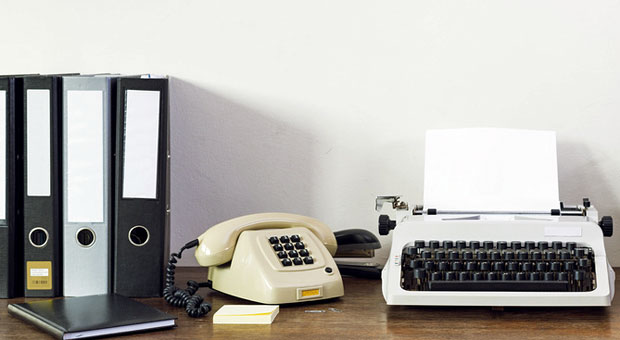 Telefone wie dieses wirken heute antiquiert. Doch wer den neuen Verbindungsstandard Voice-over-IP nutzt, hat oft mit Störungen zu kämpfen.