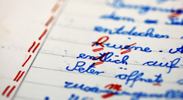 Mehr als ein Viertel der Arbeitnehmer hat schon einmal erlebt, dass ihr Chef die eigene Schuld auf seine Mitarbeiter schiebt. Gute Fehlerkommunikation sieht anders aus.