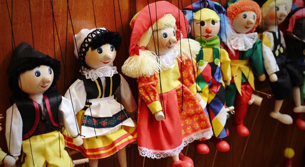 Sind Ihre Mitarbeiter Marionetten oder pflegen Sie eher einer demokratischen Stil? Das Konzept der Emotionalen Führung nach Daniel Goleman kennt sechs verschiedene Führungsstile.