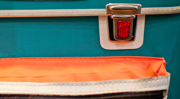 Im Schulrucksack die Gründungsunterlagen transportieren. Sven Franzen hat mit 15 Jahren die Anträge für sein Unternehmen ausgefüllt.