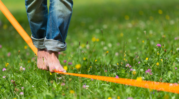 Ob Slackline laufen oder im Wald spazieren gehen: Den für sich passenden Ausgleich zum Geschäftsleben zu finden, ist gar nicht so einfach.
