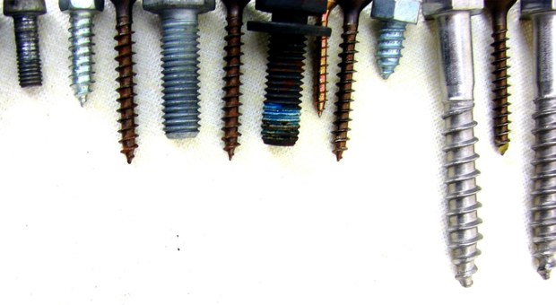 Der Schraubenhersteller Würth ist eins der Beispiele für die Engpasskonzentrierte Strategie. Sein Weg zum Erfolg wird im Buch "Das große 1×1 der Erfolgsstrategiege" von Kerstin Friedrich skizziert.