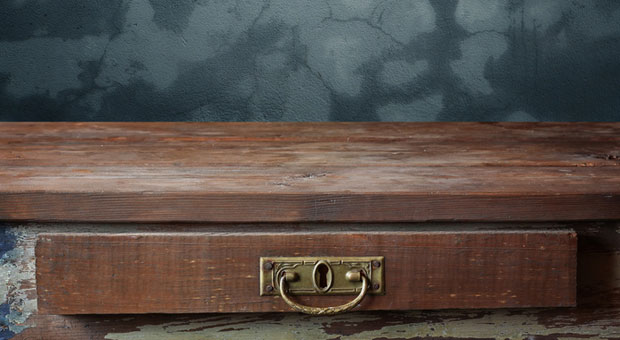 Eine Schubladenfirma ist nicht mehr als eine leere Hülle. Wer eine solche ungenutzte Firma oder Marke kauft, kann sie mit neuem Leben füllen.