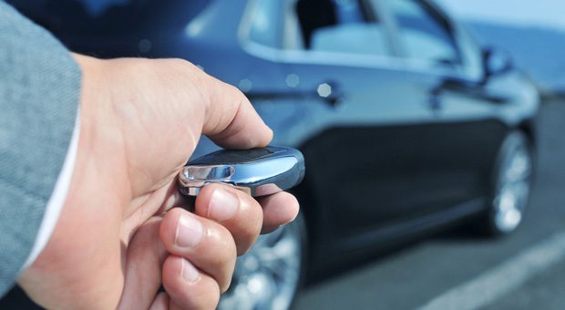 Wer mit dem Dienstwagen Steuern sparen will, muss Fahrtenbuch führen. Das ist mühmsam - kann sich aber lohnen. Mit Fahrtenbuch-Apps für Android und iPhone geht es immerhin etwas leichter.