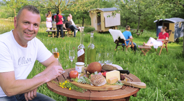 Endlich Urlaub. Doch die ruhigen Ferien von Unternehmer Jürgen Krenzer wurden von der SMS einer verärgerten Kundin unterbrochen.