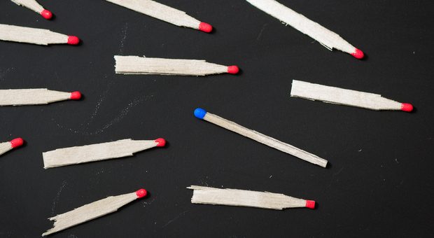 Gegen den Strom: Der Chef entscheidet sich für einen Weg, die Mitarbeiter gehen einen anderen. Einer Studie zufolge passiert das gar nicht mal so selten.