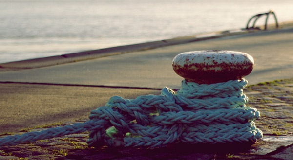 Wenn es auf der offenen See zu rau wird: Selbstständige, die wieder im (vermeintlich) sicheren Hafen der Festanstellung anlegen wollen, sollten sich vorher eine gute Argumentation zurechtlegen, warum sie wieder angestellt arbeiten wollen.