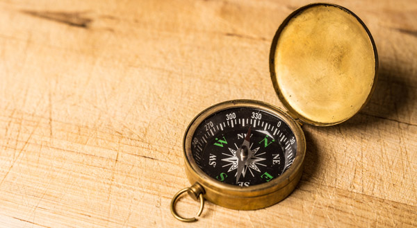 Erst Kompass justieren, dann loslaufen: Bevor sich Unternehmen in Richtung digitale Welt aufmachen, sollten sie eine Digitalstrategie entwickeln. Sonst wird es eine Reise ohne klares Ziel.