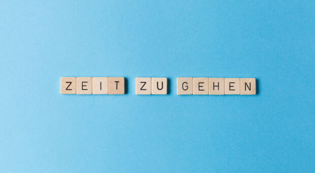 Eine betriebsbedingte Kündigung ist zum Beispiel möglich, wenn Unternehmen große Aufträge wegbrechen.