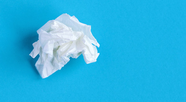 Ein Taschentuch zu reichen - das fällt den meisten Chefs noch ein. Wie aber reagiert man darüber hinaus angemessen, wenn ein Mitarbeiter weint?