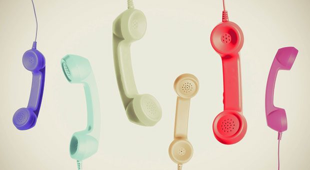 Alle Telefone ablegen und den Hörer danebenlegen - das ist auch keine Lösung, wenn man mal nicht ans Telefon gehen kann. Ein Anrufbeantworter mit professioneller Ansage ist für Unternehmen daher Pflicht.