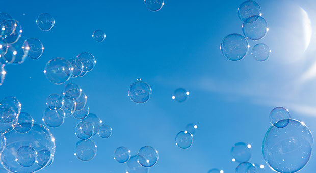 Alles ganz transparent? Fehlt die Einwilligung der Mitarbeiter, zerplatzt der Plan für die Offenlegung der Gehälter wie eine Seifenblase.