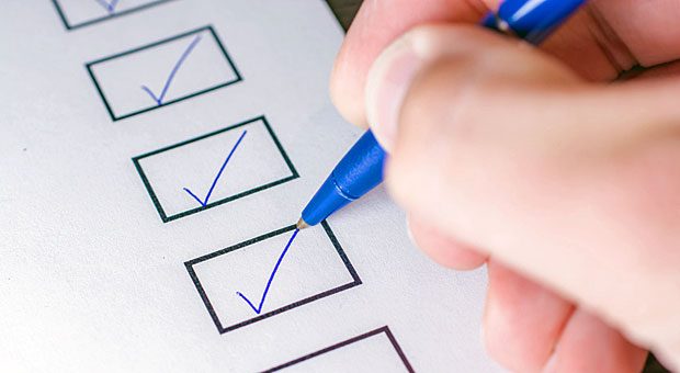 Alles erledigt? Unsere Checkliste hilft bei der Vorbereitung, wenn neue Mitarbeiter im Unternehmen anfangen.