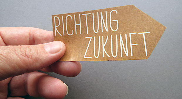 Da geht's lang! "Auch wenn ich heute nicht mehr genau vorgebe: 'Wir machen dieses Jahr das und nächstes Jahr das', muss trotzdem klar sein: 'Wo wollen wir ankommen?' ", sagt Digitalisierungsberaterin Birgit Ströbel.