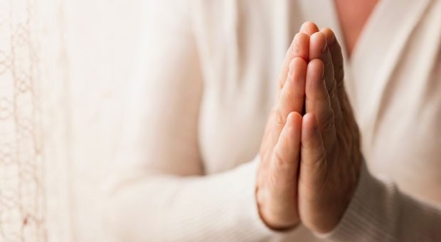 Wenn Mitarbeiter während der Arbeitszeit beten wollen, gilt wie so häufig: reden hilft.