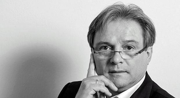 "Meine Idee war, das Konzept der Klarheit auf die Spitze zu treiben – also eine Uhr mit nur einem Zeiger zu bauen", erzählt  Manfred Brassler, 63, Gründer der Uhrenmarke Meistersinger.