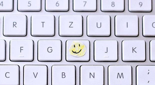 Wenn Sie fürchten, dass Ihr Geschäftspartner Sie ohne einen Smiley in der E-Mail missversteht, wählen Sie lieber einen anderen Kommunikationskanal, rät E-Mail-Expertin Martina Dressel.