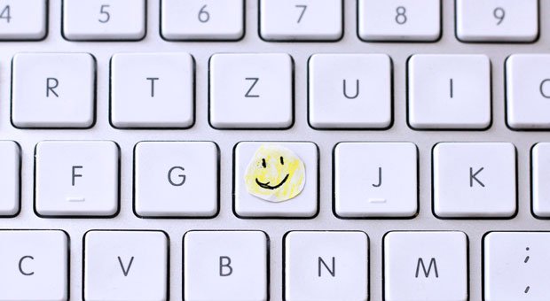 Wenn Sie fürchten, dass Ihr Geschäftspartner Sie ohne einen Smiley in der E-Mail missversteht, wählen Sie lieber einen anderen Kommunikationskanal, rät E-Mail-Expertin Martina Dressel.