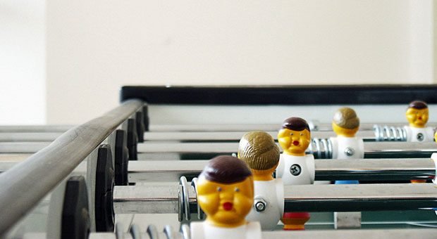 Ein Kickertisch für eine gute Teamkultur und lockere Arbeitsatmosphäre? In einem Remote-Team funktioniert das nicht. (In den meisten anderen Teams aber auch nicht.)