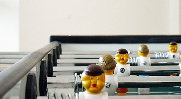 Ein Kickertisch für eine gute Teamkultur und lockere Arbeitsatmosphäre? In einem Remote-Team funktioniert das nicht. (In den meisten anderen Teams aber auch nicht.)