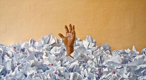 Sie ertrinken in Papier? Dann sollten Sie vielleicht mal darüber nachdenken, auf das "digitale Büro" umzustellen: Viele Arbeitsschritte lassen sich heute digitalisieren.