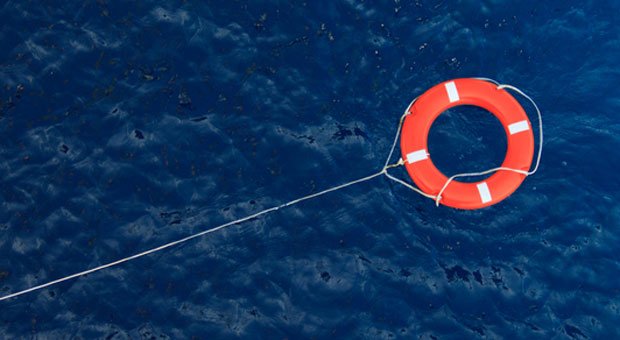 Wenn das Unternehmen nach einem Brand oder Wasserschaden in finanzielle Schwierigkeiten gerät, wirkt eine Betriebsunterbrechungsversicherung wie ein Rettungsring.