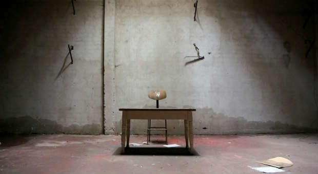 Okay - so schlimm wird es in Ihrem Büro schon nicht aussehen. Und trotzdem: Mit unseren neun Büro-Deko-Ideen können Sie es noch schöner machen.