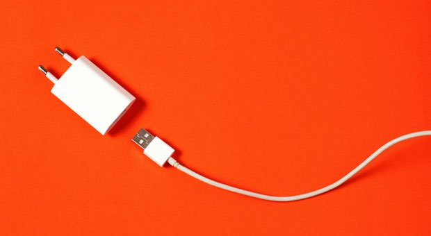 Einfach mal den Stecker ziehen und offline arbeiten. Digital Detox, die digitale Entgiftung, hilft Arbeits- und Lebenszeit sinnvoller zu nutzen.