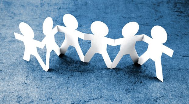 Mitarbeiter, die voll hinterm Unternehmen stehen und sich damit stark verbunden fühlen - die wünscht sich wohl jeder Chef. Tatsächlich steht es in Deutschland nicht gut um die Mitarbeiterloyalität.