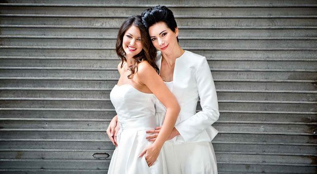 Modedesignerin Helen Bender spezialisierte sich auf Brautmode für lesbische Paare. Das Foto zeigt einen Entwurf aus der vergangenen Kollektion.