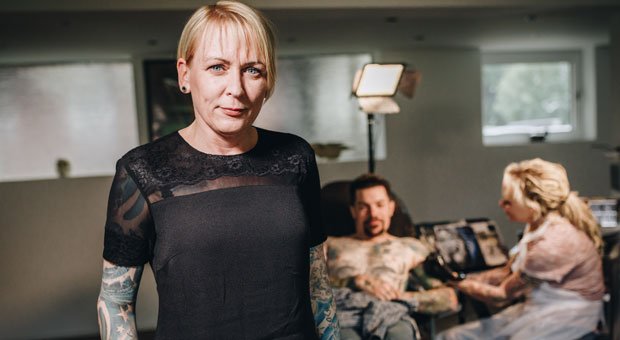 Wenn das Aussehen zur Marke gehört: Auffallende Unternehmer wie die Unternehmensberaterin Carolin Stutzmann haben Wiedererkennungswert.