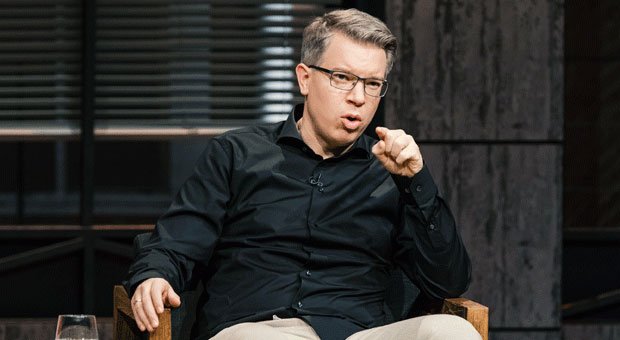 Keine Zeit für Fisimatenten: Investor Frank Thelen wirkt bei "Die Höhle der Löwen" immer sehr fokussiert. Der Eindruck täuscht offenbar nicht.