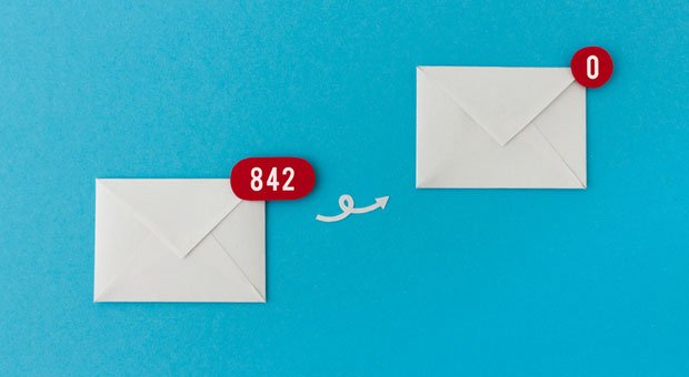 Nach dem Urlaub warten besonders viele E-Mails - so räumen Sie Ihr Postfach auf und kommen schnell auf null neue Nachrichten.
