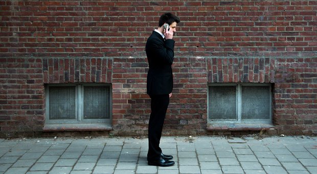 "Chef, wie geht das nochmal?" Wenn die Geschäftsleitung nicht vor Ort sein kann, ist die Erreichbarkeit per Telefon oder E-Mail wichtig.