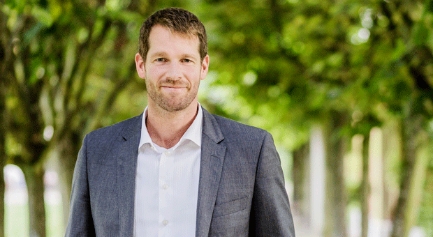 Nach der Krise 2010 ist jetzt alles im grünen Bereich: Bodo Janssen ist mit seinem Führungsstil zufrieden –  und seine Mitarbeiter sind es auch. Seine Geschichte erzählt der Film "Die stille Revolution".