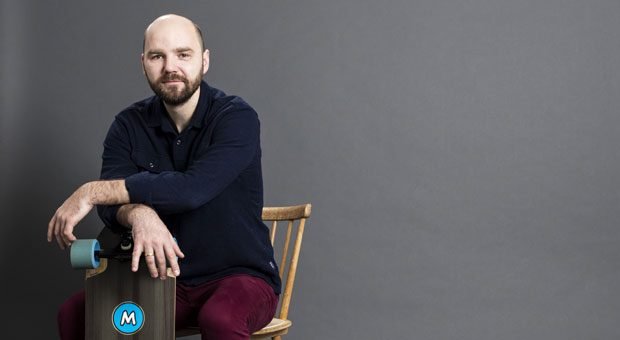 Johannes Schewe gründete Mellow Boards. Das Unternehmen baut Skateboards mit Elektromotor.